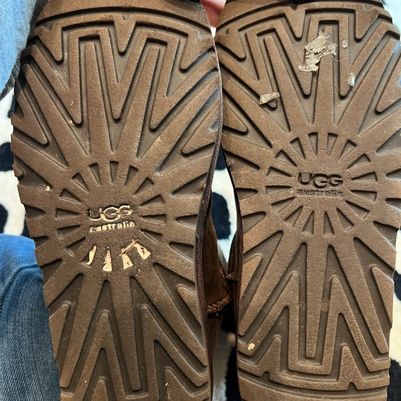 Ugg classic short dark brown bomber leather waterproof boots womens 7 - Picture 2 of 6